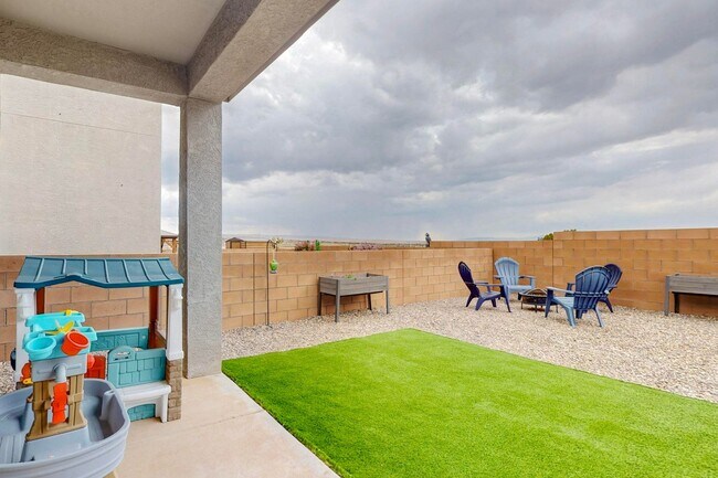 Building Photo - For Rent | Unfurnished Home | 4 Bed / 2.5 Bath | 2 Car Garage | 2-Story | Rio Rancho | Solar