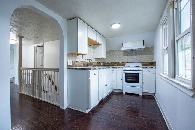 Building Photo - 5604 S 36th St