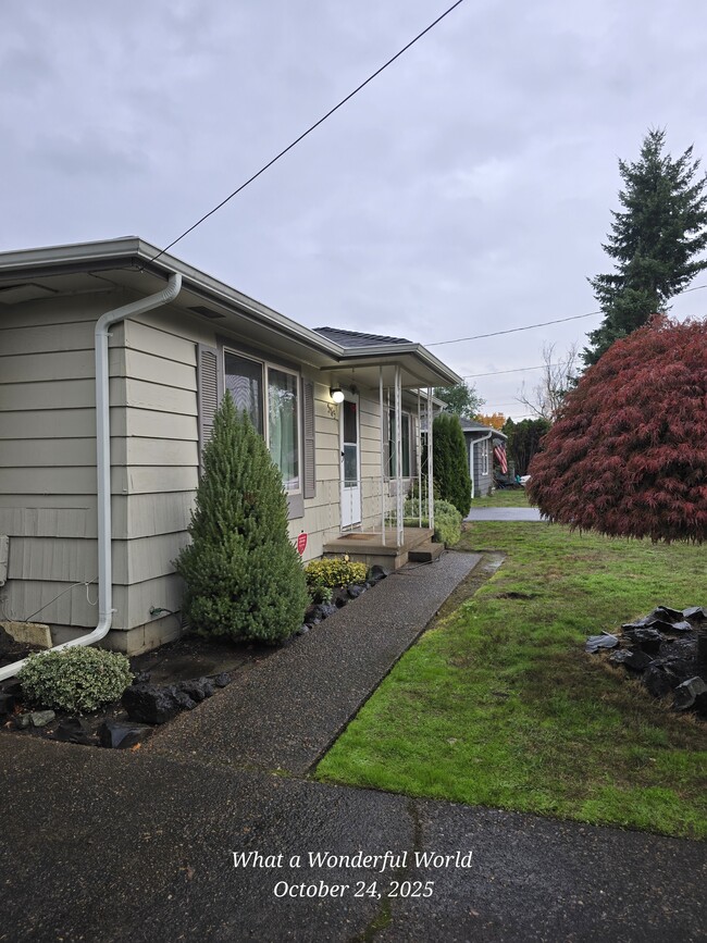 Building Photo - 583 Delmar Dr N