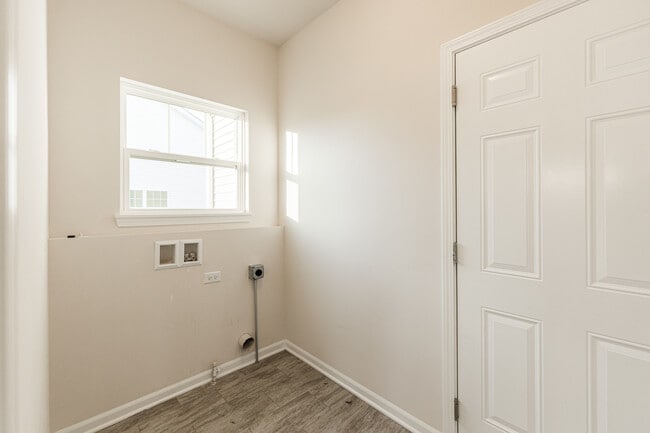 Building Photo - 1125 Juniper Dr