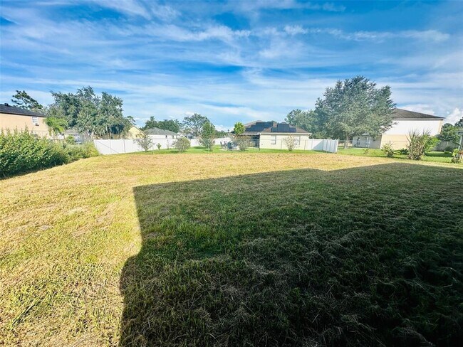 Building Photo - 562 Kilimanjaro Dr