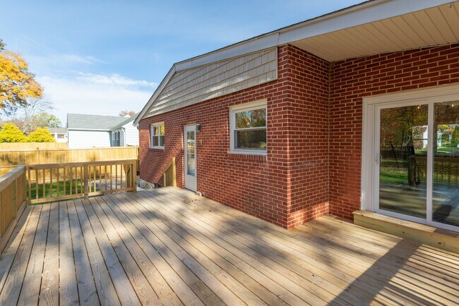 Building Photo - 312 Chalfonte Dr