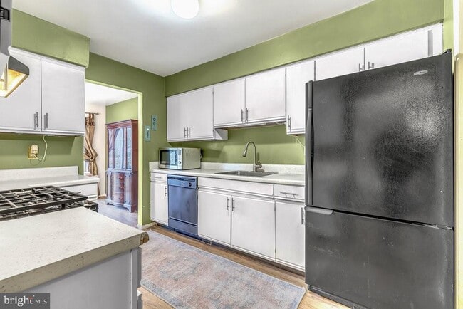 Building Photo - 44 Coriander Dr