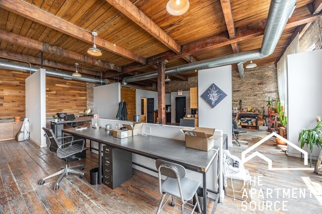 Building Photo - 3124 W Carroll Ave