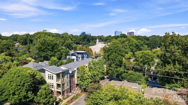 Building Photo - 1405 Kenilworth Ave