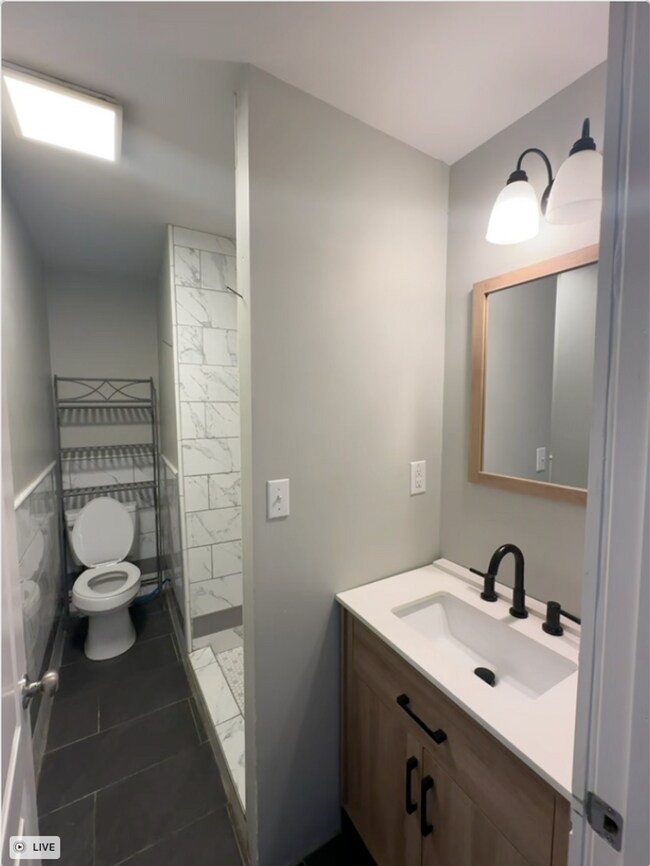 Building Photo - 18 Calloway St