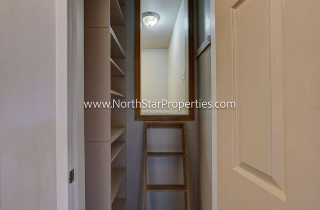 Building Photo - Wonderful Bend Property Close to Mountain View High School