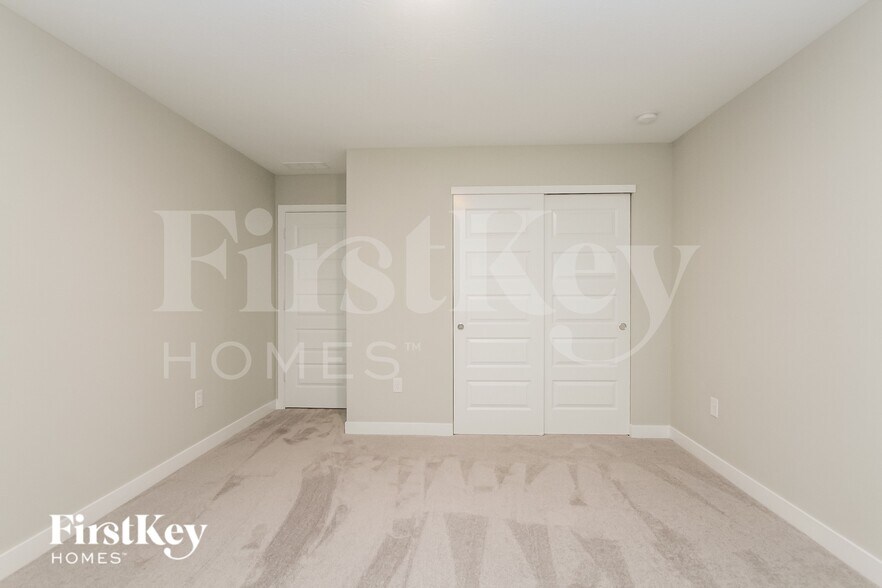 Building Photo - 2464 S Carlota Dr