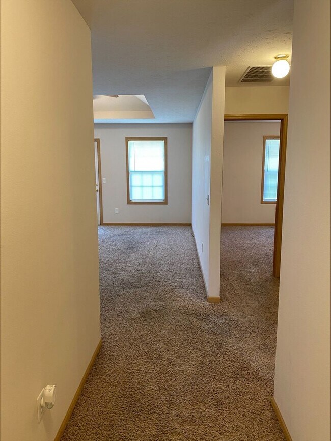 Building Photo - 124 Arrowhead Rd