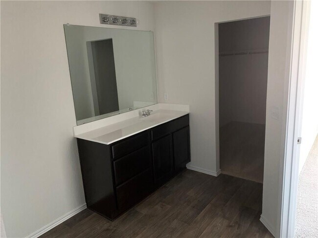 Building Photo - 14908 Ben Davis Dr