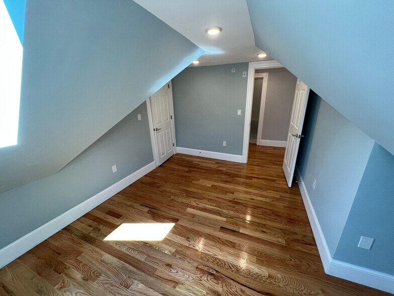 Building Photo - 158 Morrison Ave