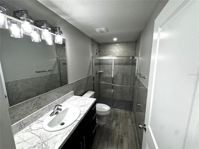 Building Photo - 5 Olive Pl