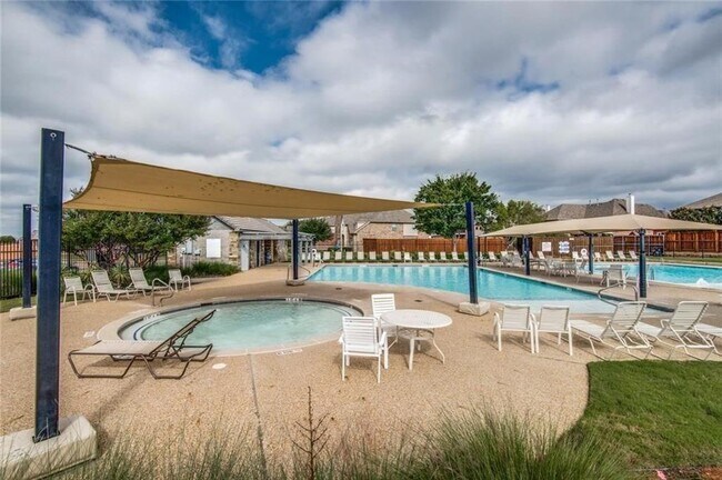 Building Photo - 13553 Valley Mills Dr