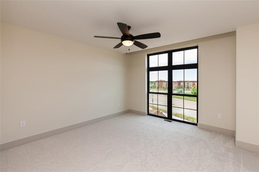 Primary Bedroom - 6460 Galleria Dr