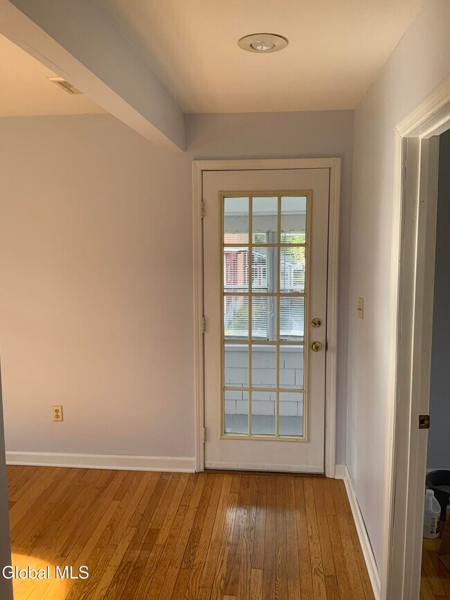 Building Photo - 160 Jackson St