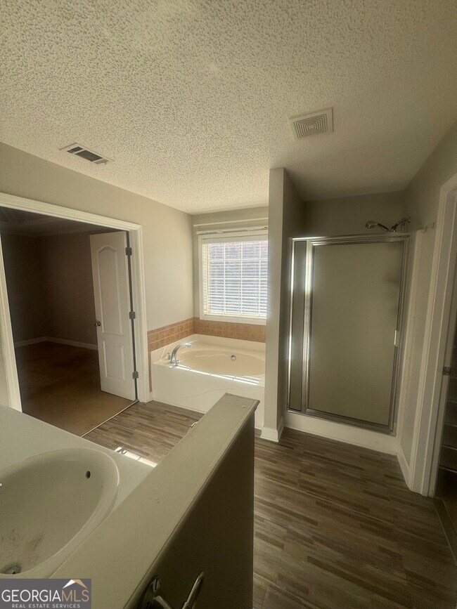 Building Photo - 180 Laurel Oaks Ln