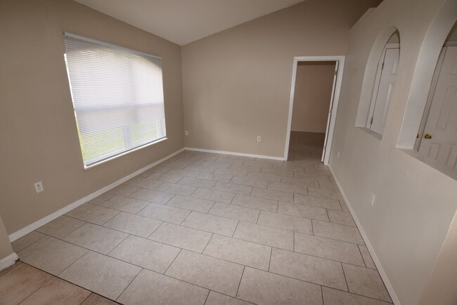 Building Photo - 1060 Dudley Dr