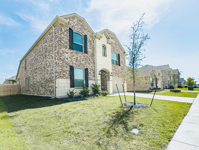Building Photo - 2533 Olvera Ct