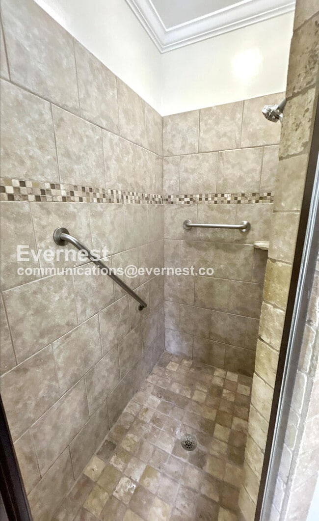 Building Photo - 281 Chapel Hill Trail