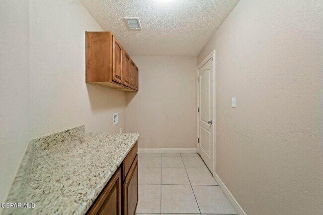 Building Photo - 5572 Ignacio Frias Dr