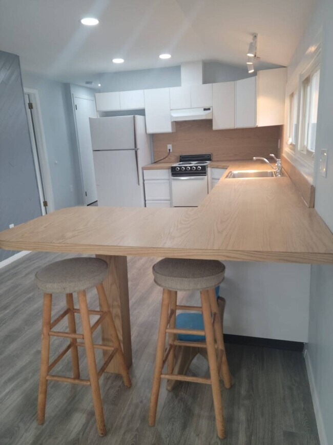 Building Photo - 8 Hardy Ln