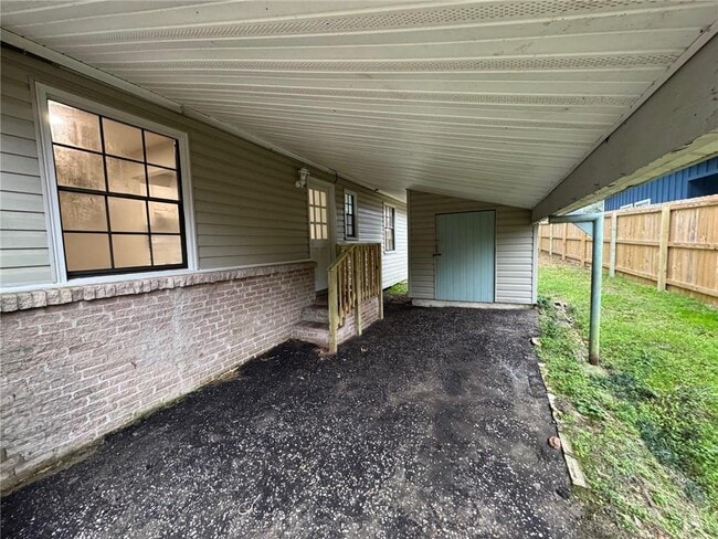 Building Photo - 2613 Old Military Rd