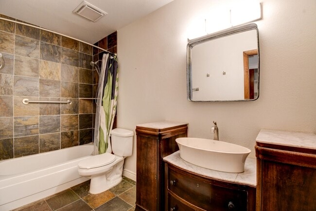 Building Photo - Must See 3-bedroom home! Solar! Pool!