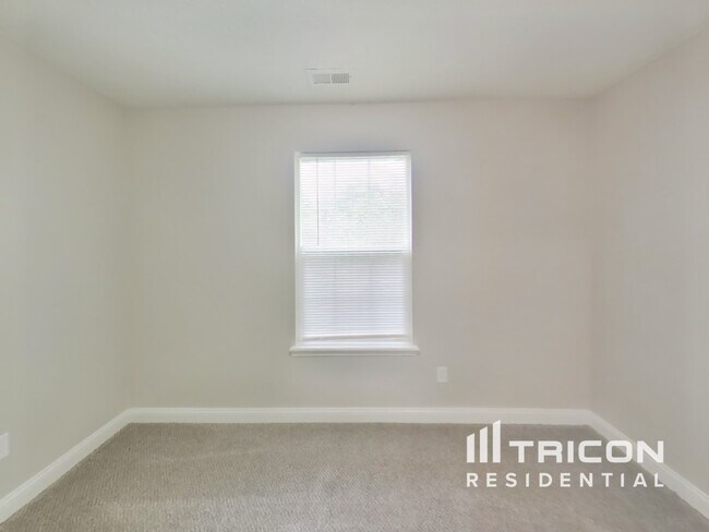 Building Photo - 203 Beacon Point Ln