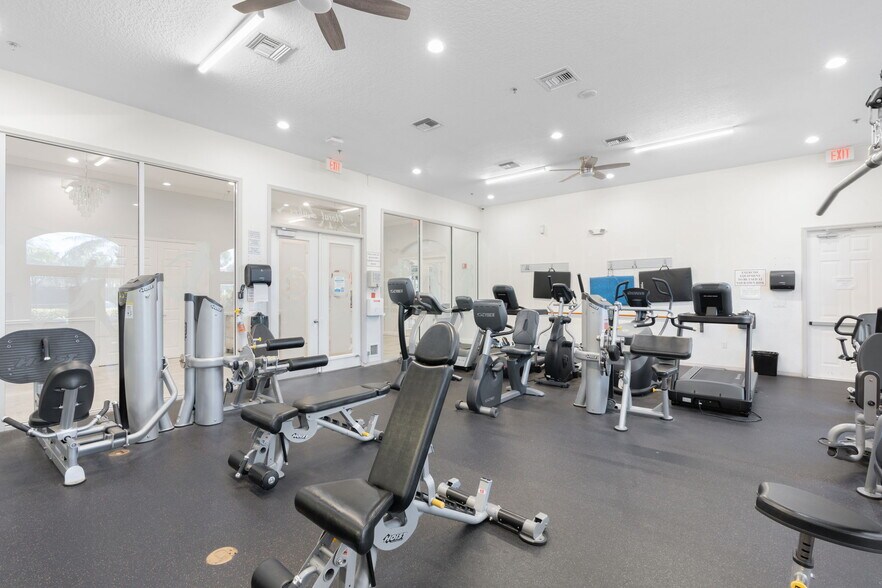 Building Photo - 15465 Lake Magnolia Pl