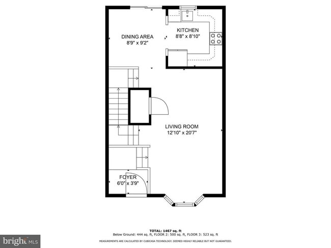 Building Photo - This stunning 3-bedroom, 2-bathroom interior townhome is sure to impress.