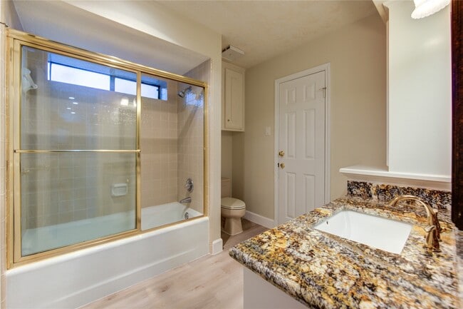 Building Photo - 714 Last Arrow Dr