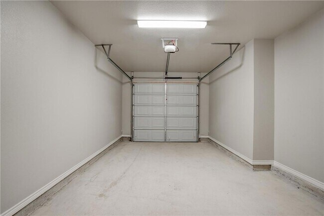 Building Photo - 381 County Rd 306