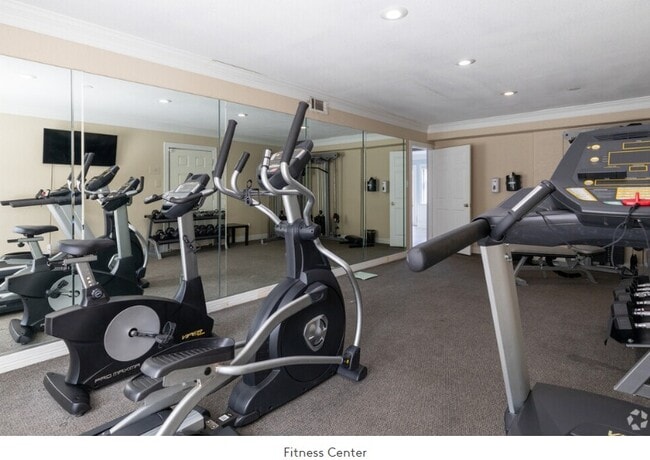 Building Photo - Diamond Hill at Westheimer