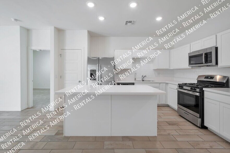 Building Photo - 948 E Wiley Way