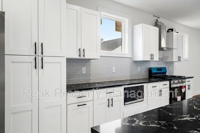 Building Photo - 1322 N 31st St