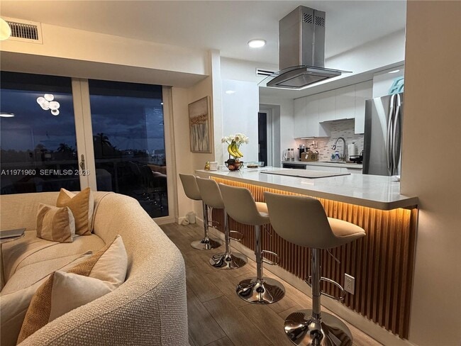 Building Photo - 2715 N Ocean Blvd