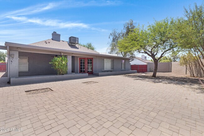 Building Photo - 23620 N 42nd Dr