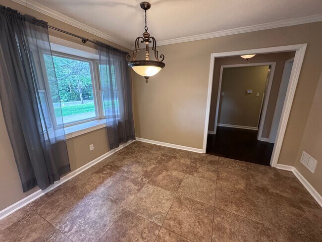 Building Photo - 4430 Chicadee Dr
