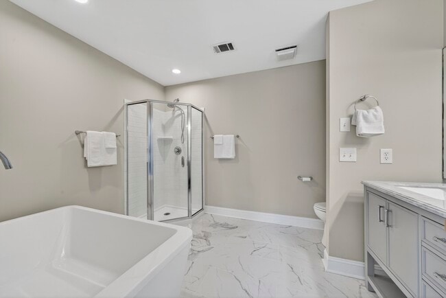 Building Photo - 1002 Cupp Ln