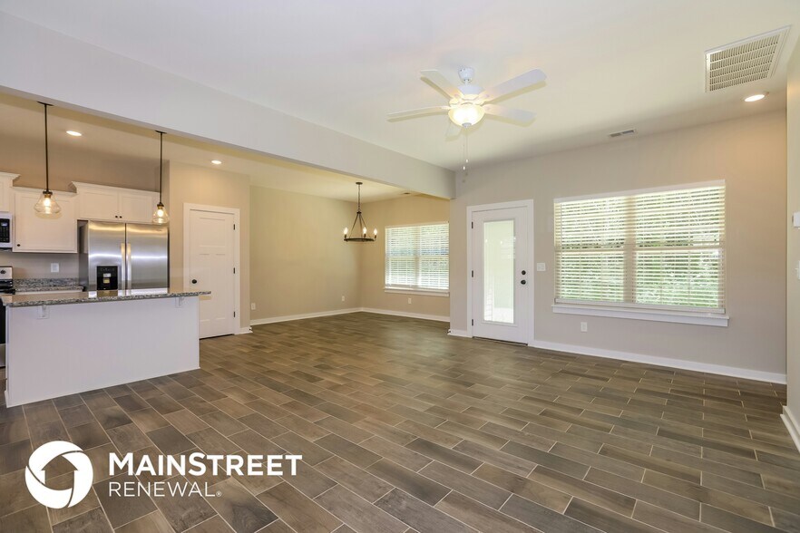 Building Photo - 5335 Nancy Seward Dr