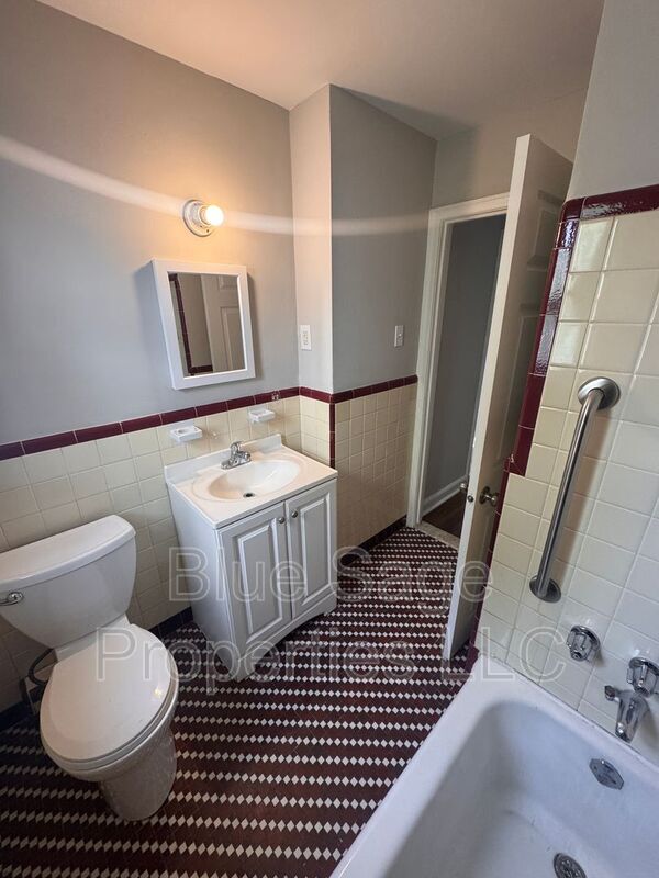 Building Photo - 56 W Albemarle Ave