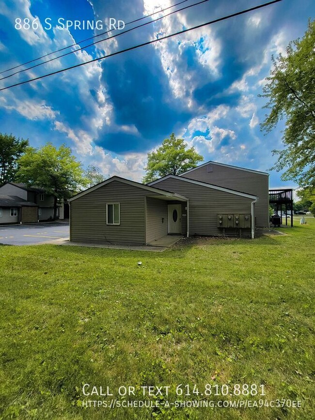 Building Photo - 886 S Spring Rd