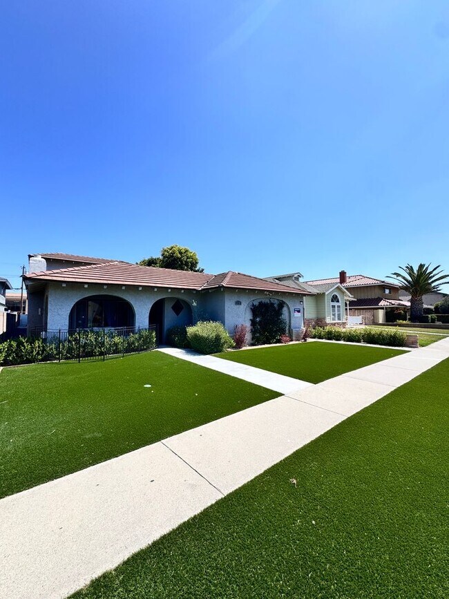 Building Photo - 3781 Green - Grn