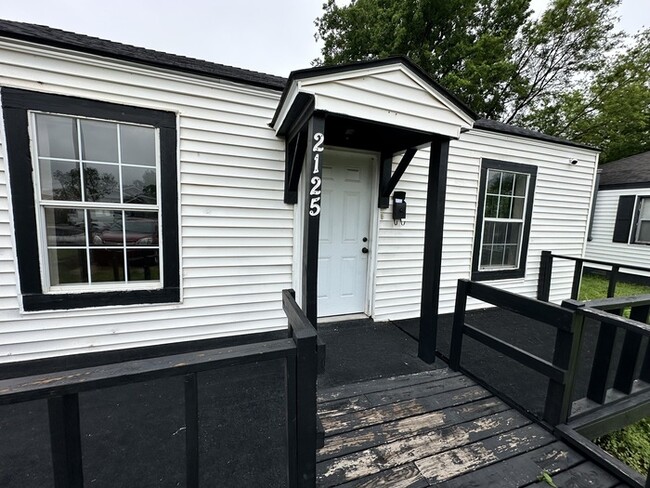 Building Photo - 2bed/2bath Home Available in OKC!
