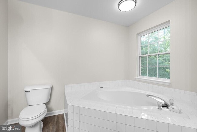 Building Photo - 10004 Field Stone Ct