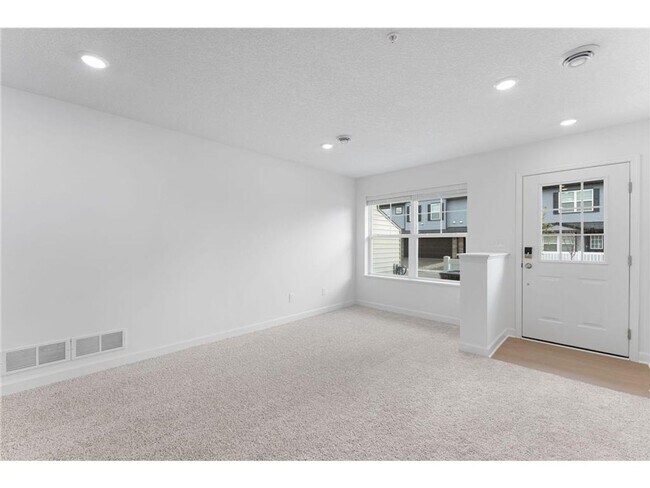 Building Photo - Brand New, New Construction! 3 Bed/2.5 Bat...