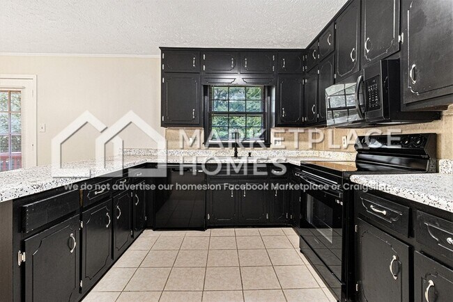 Building Photo - 3092 Menlo Park Dr