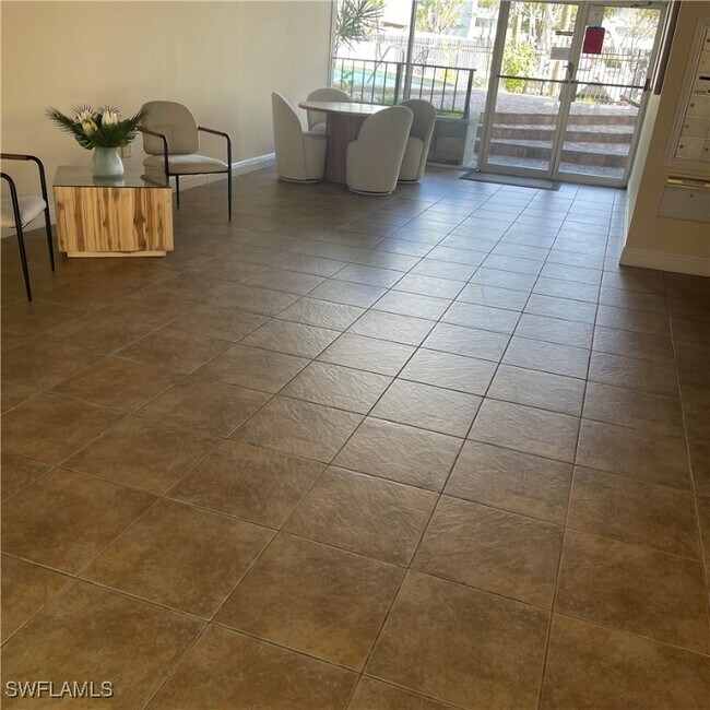 Building Photo - 3527 NE 168th St