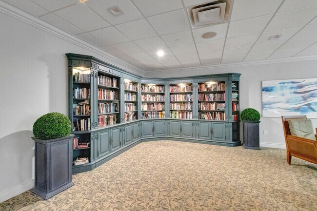 Building Photo - 500 SE Mizner Blvd