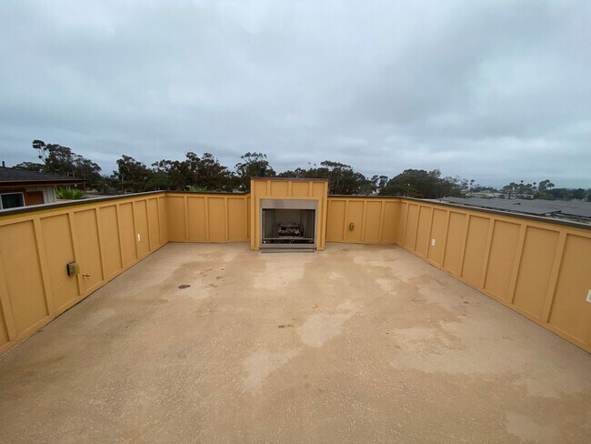 Building Photo - 2721 S El Camino Real